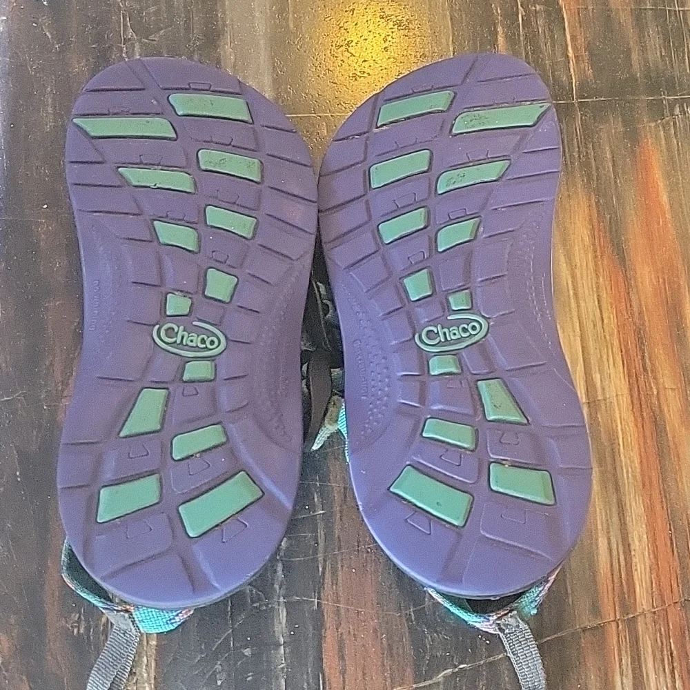 Girls Chaco Sandals, Size 3 - Picture 2 of 3